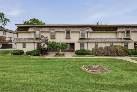 10236 Cedarbrooke Lane, Kansas City, MO 64131 - #: 2621277
