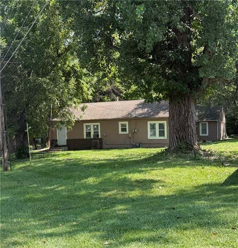 Photo of 4941 Shawnee Drive, Kansas City, KS 66106 (MLS # 2637974)