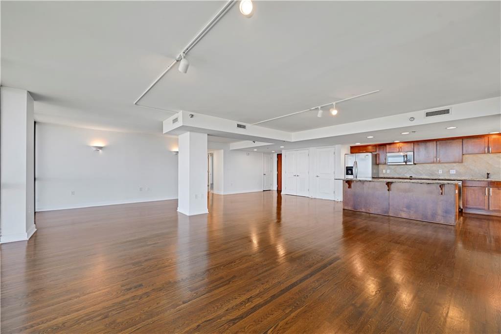 600 E Admiral Boulevard 1608