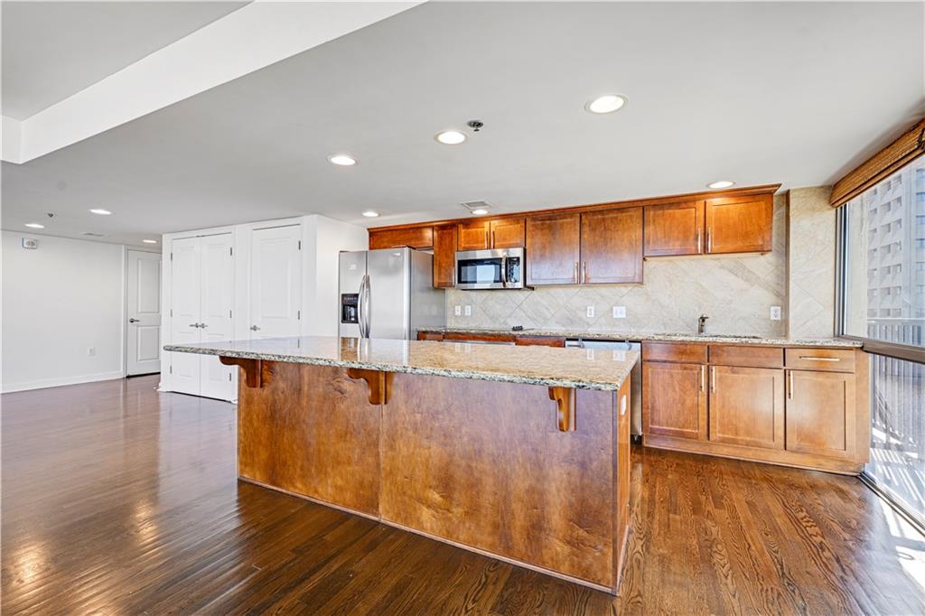 600 E Admiral Boulevard 1608