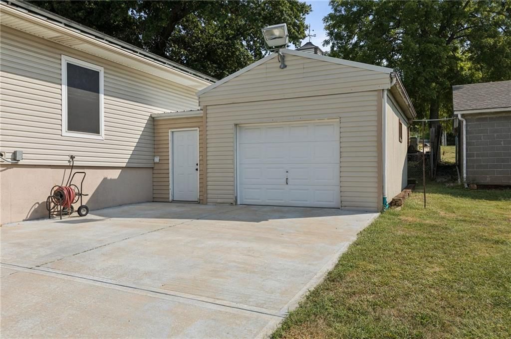 Photo of 307 N Gallatin Street, Liberty, MO 64068 (MLS # 2576483)