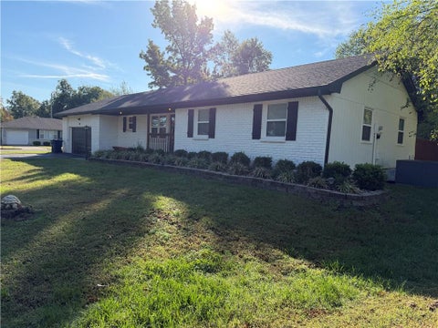 Photo of 531 Sunset Circle, Columbus, KS 66725 (MLS # 2648754)