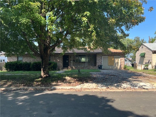 215 W 2ND AVE, GARNETT, KS 66032 - Image 960594be6e6fbb6cee61d6fca54ca076/89171140