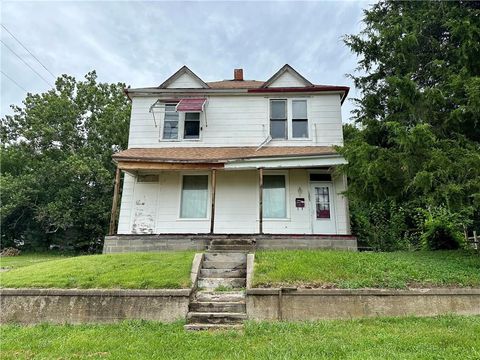 1203 S 18th Street, St Joseph, MO 64507 - #: 2501922