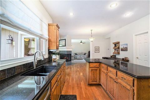 MLS: 2550023