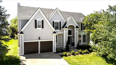 Photo of 9009 W 148TH Terrace, Overland Park, KS 66221 (MLS # 2612618)