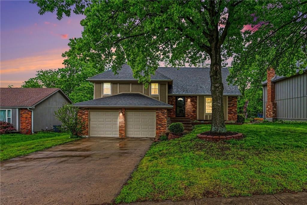Photo of 536 E 125th Terrace, Olathe, KS 66061 (MLS # 2618185)
