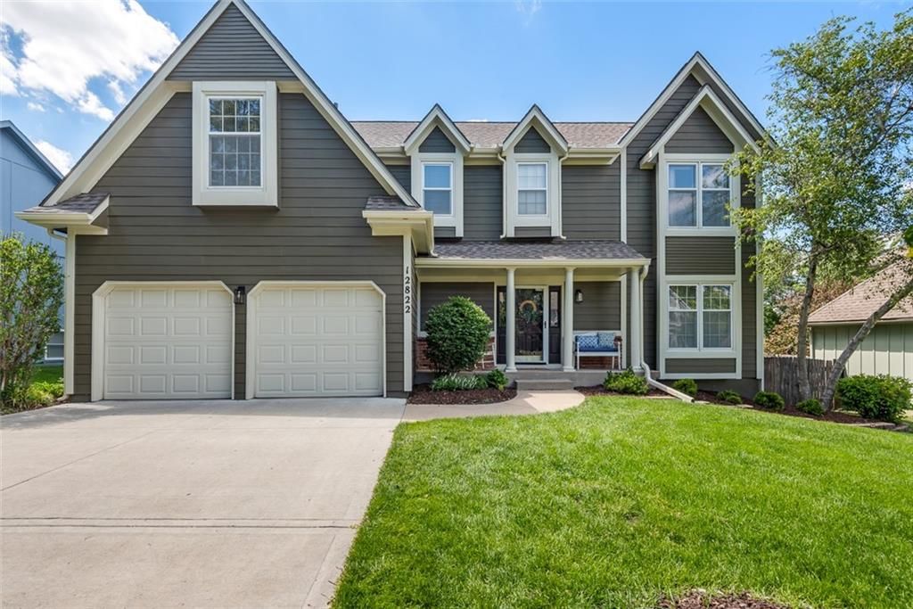 Photo of 12822 Lucille Street, Overland Park, KS 66213 (MLS # 2618613)