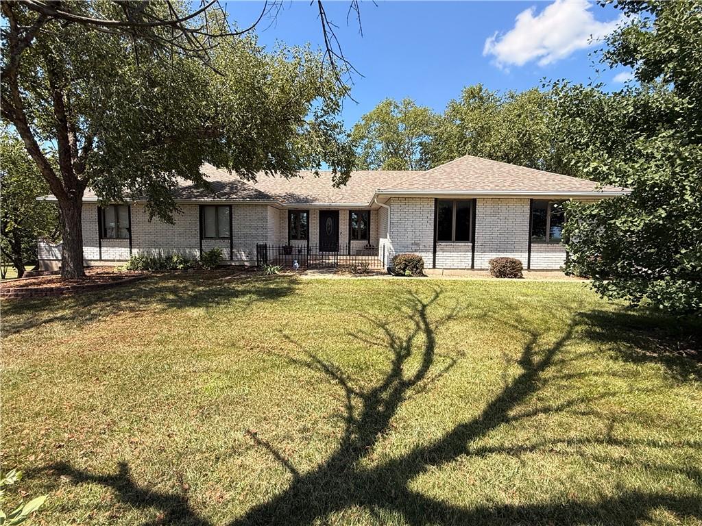 1116 W Hubach Hill Road