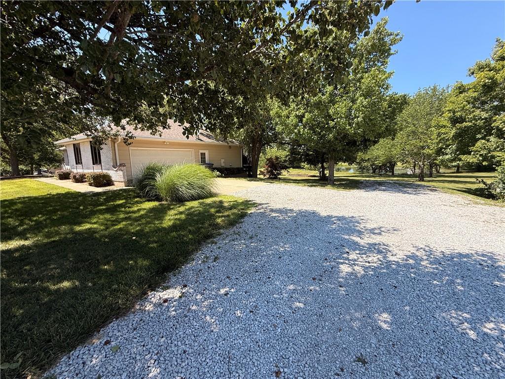 1116 W Hubach Hill Road