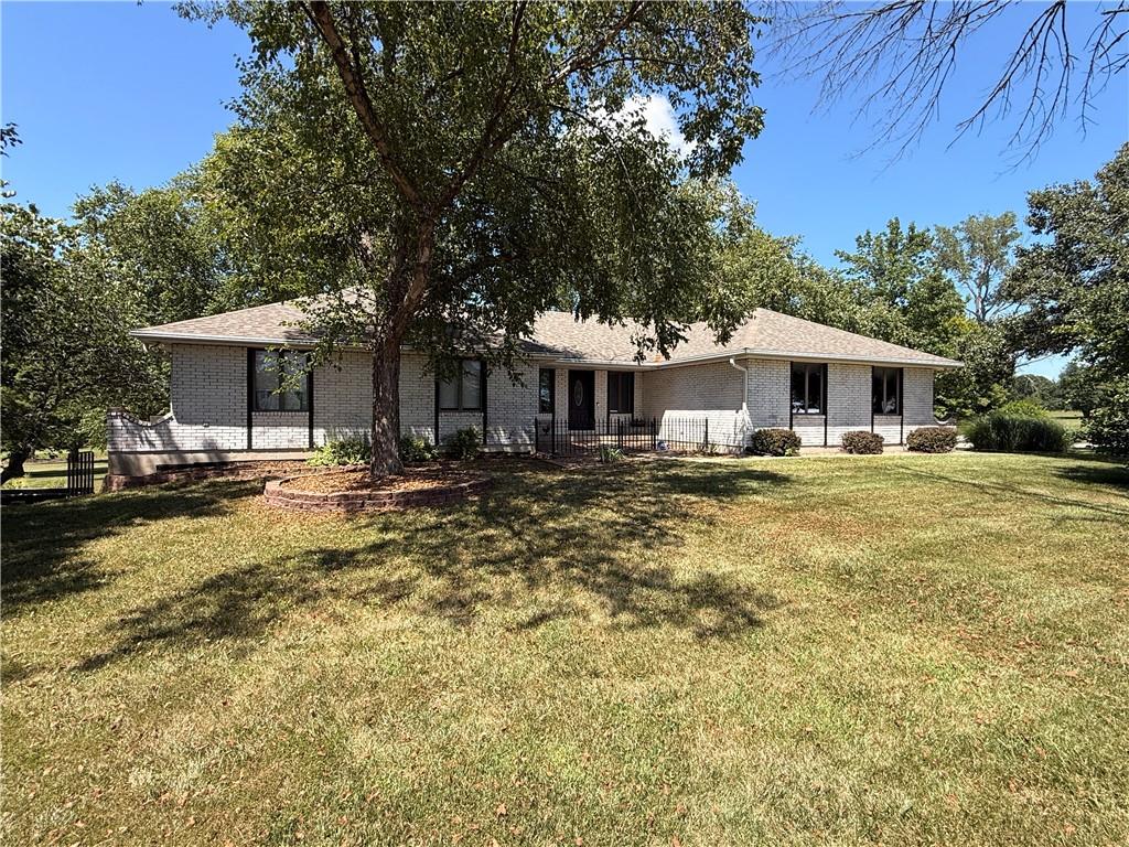 1116 W Hubach Hill Road