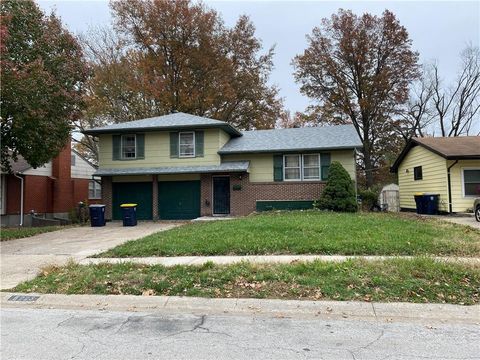 Photo of 5223 Cypress Avenue, Kansas City, MO 64130 (MLS # 2616824)