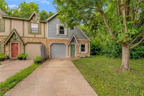 Photo of 1904 W 3rd Street, Lawrence, KS 66044 (MLS # 2626884)