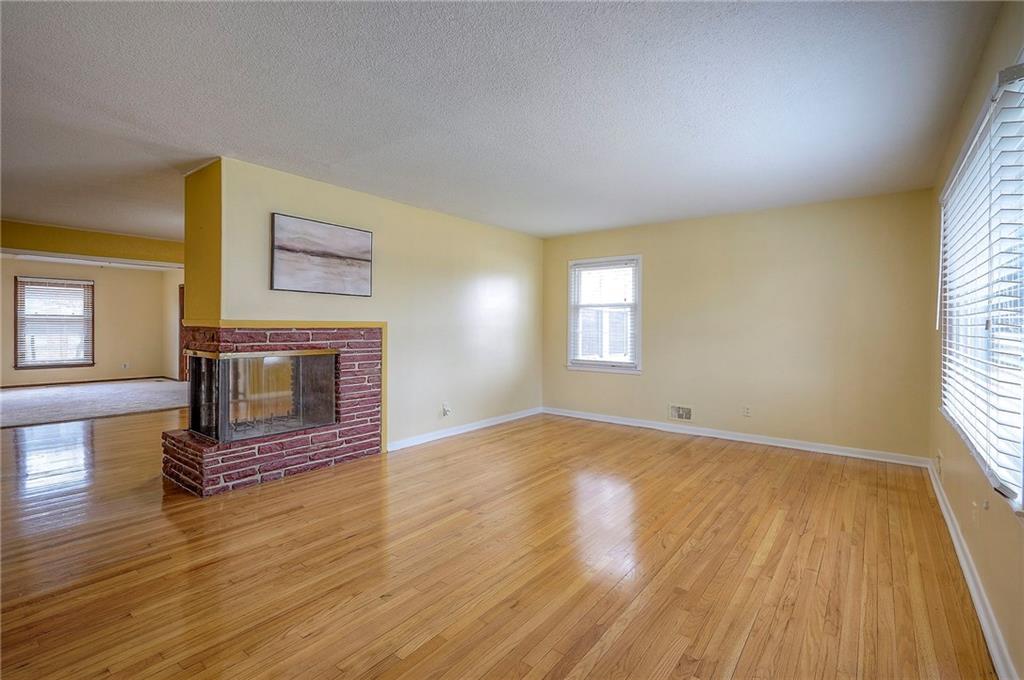 1005 W 93rd Terrace