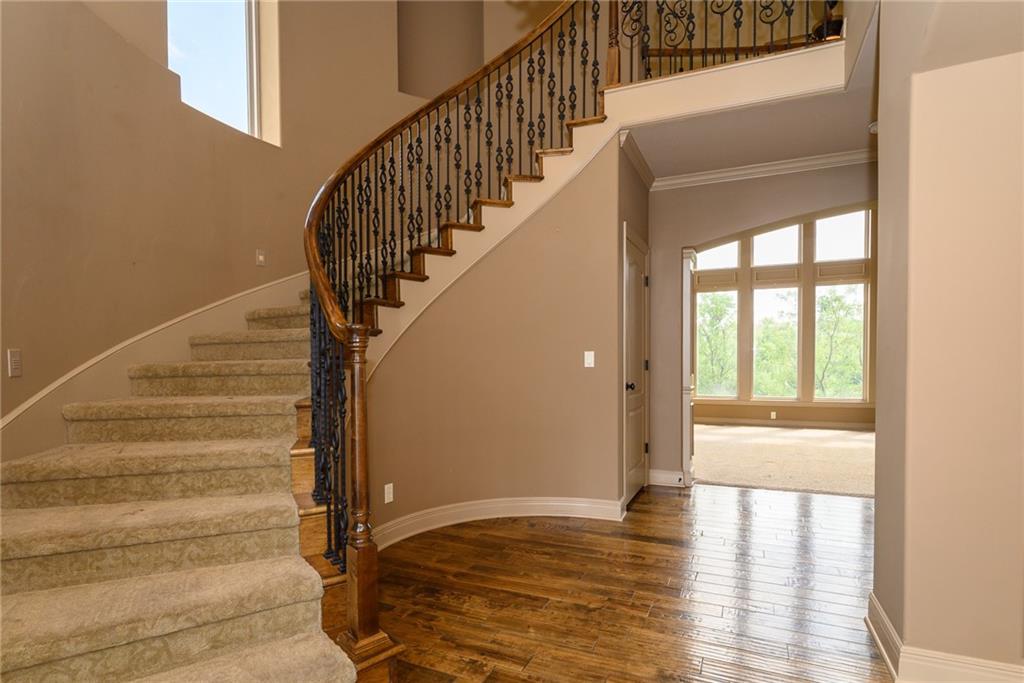 Lenexa, Kansas 66220, United States, 4 Bedrooms Bedrooms, ,5 BathroomsBathrooms,Residential,Pending,47013