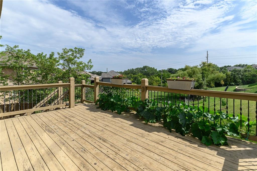 Lenexa, Kansas 66220, United States, 4 Bedrooms Bedrooms, ,5 BathroomsBathrooms,Residential,Pending,47013