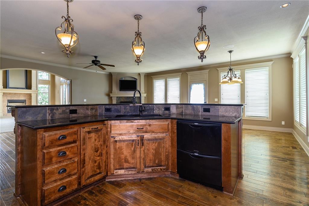 Lenexa, Kansas 66220, United States, 4 Bedrooms Bedrooms, ,5 BathroomsBathrooms,Residential,Pending,47013