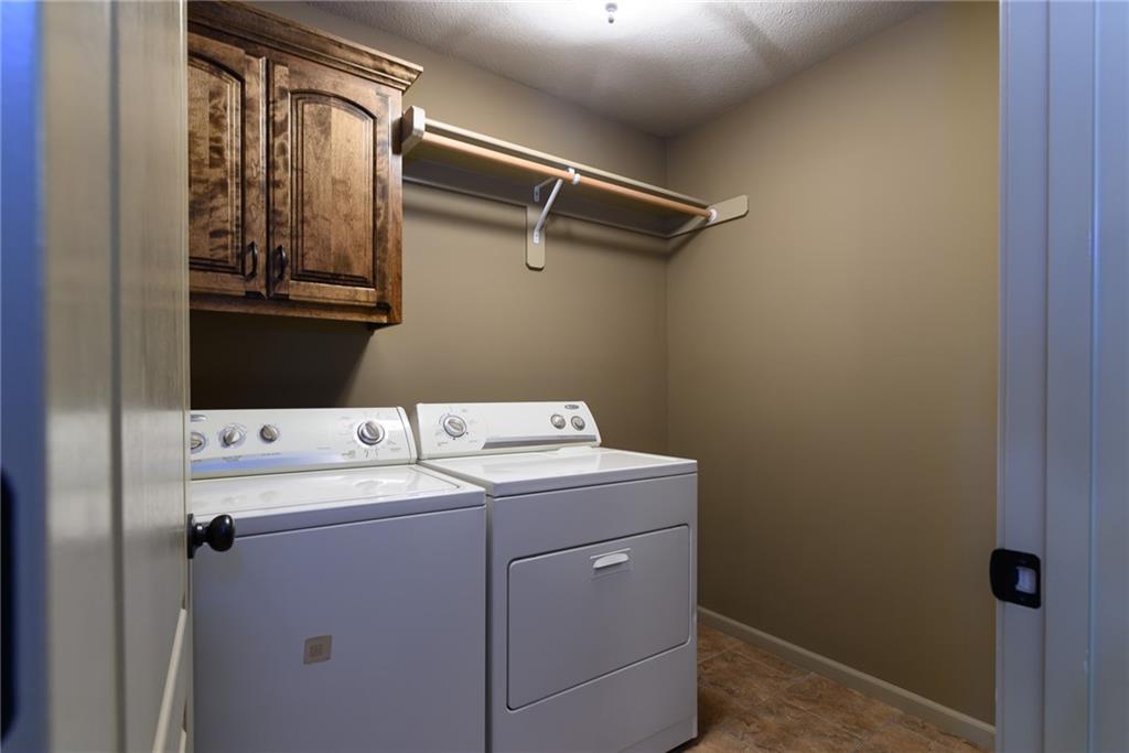 Lenexa, Kansas 66220, United States, 4 Bedrooms Bedrooms, ,5 BathroomsBathrooms,Residential,Pending,47013