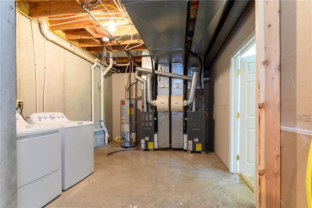 Lenexa, Kansas 66220, United States, 4 Bedrooms Bedrooms, ,5 BathroomsBathrooms,Residential,Pending,47013