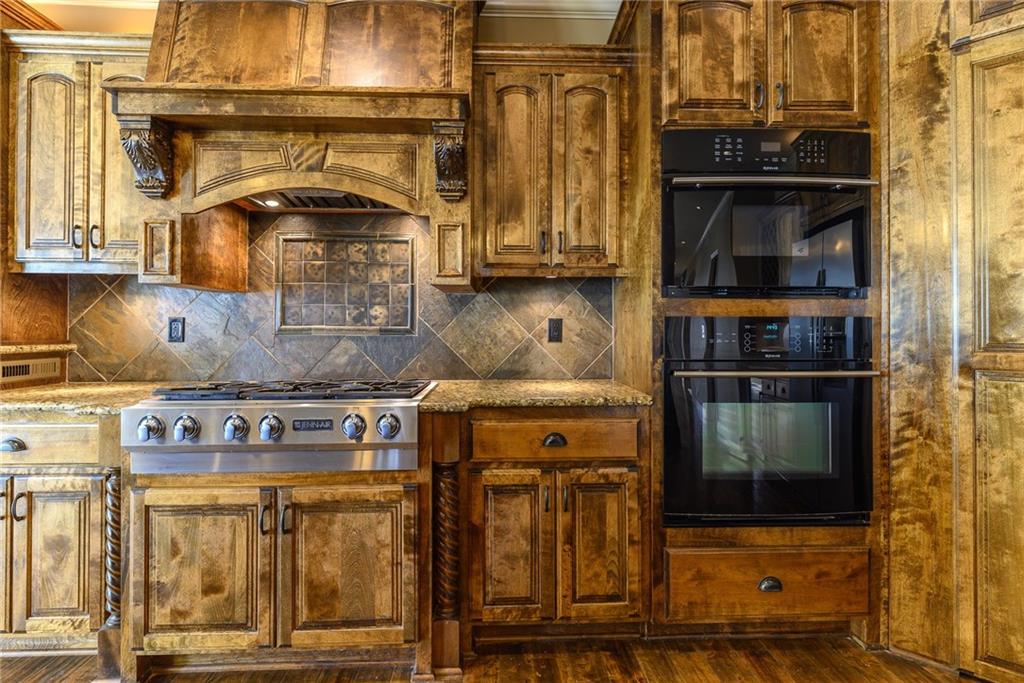 Lenexa, Kansas 66220, United States, 4 Bedrooms Bedrooms, ,5 BathroomsBathrooms,Residential,Pending,47013