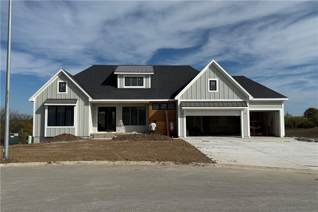 1817 NE Lashbrook Circle