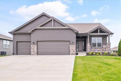 18925 Ocheltree Street Spring Hill KS 66083