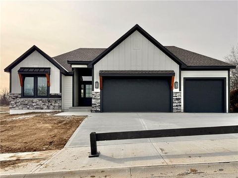 9173 N Montgall Avenue, Kansas City, MO 64156 - #: 2588774