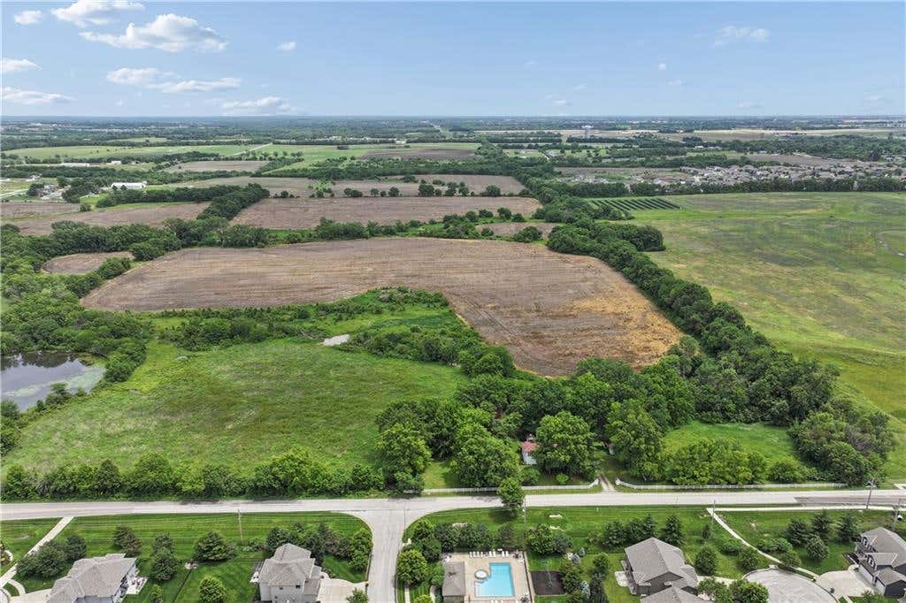 Photo of 19411 S Ridgeview Road, Spring Hill, KS 66083 (MLS # 2624026)