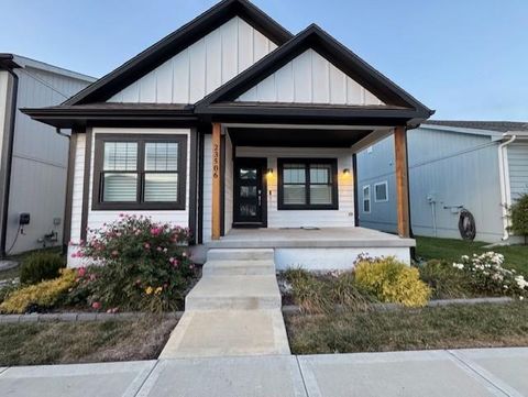 Photo of 23506 E 10th Street S, Independence, MO 64056 (MLS # 2583793) Photo of 23506 E 10th Street S, Independence, MO 64056 (MLS # 2583793)