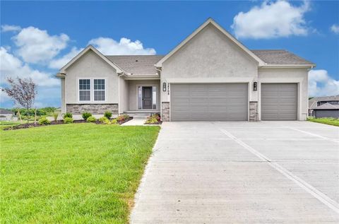 6045 Apache Drive Shawnee KS 66226