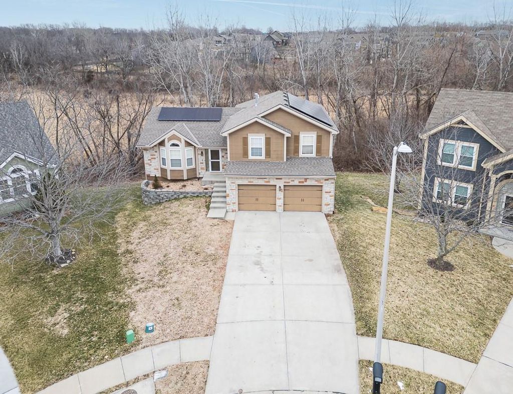 Photo of 11911 N Charlotte Street, Kansas City, MO 64155 (MLS # 2597765)