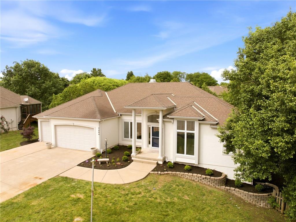 2404 SW Wintergreen Court