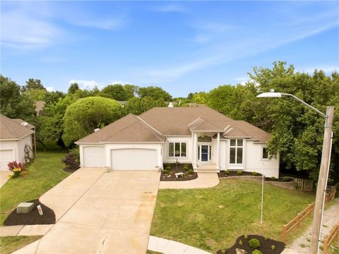Photo of 2404 SW Wintergreen Court, Lees Summit, MO 64081 (MLS # 2621084)