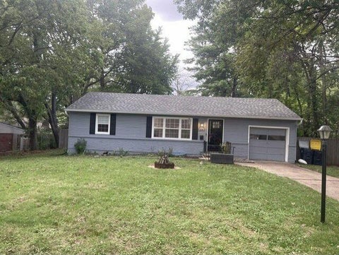 Photo of 506 E 91st Terrace, Kansas City, MO 64131 (MLS # 2642499)