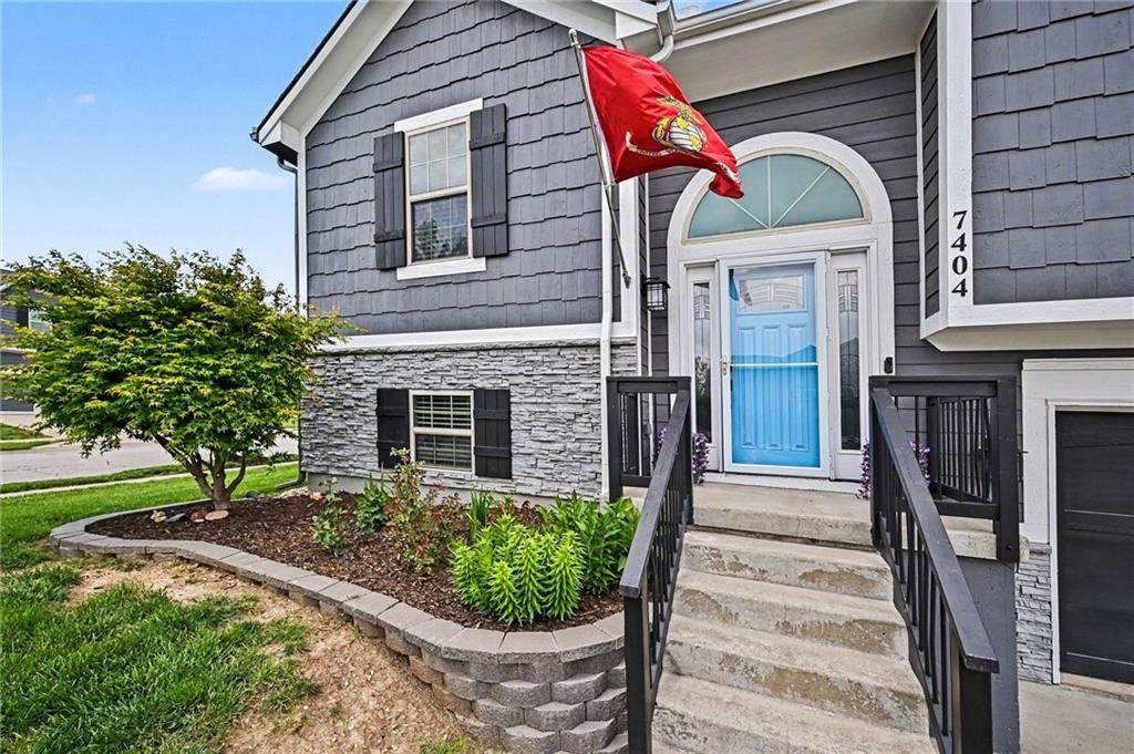 Photo of 7404 NE 109th Street, Kansas City, MO 64157 (MLS # 2617793)