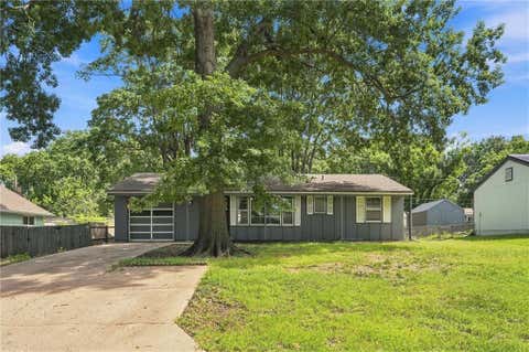 Photo of 8725 Larsen Street, Overland Park, KS 66214 (MLS # 2637524)