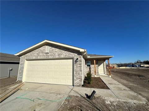 Photo of 20871 Fairview Street, Edgerton, KS 66021 (MLS # 2606947)