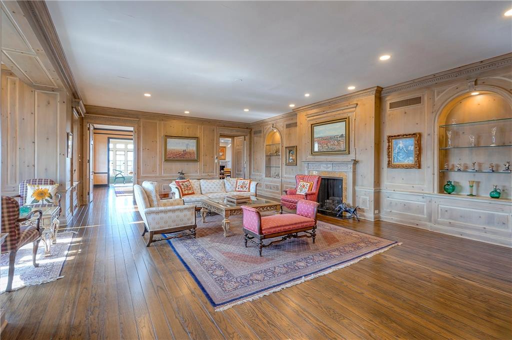 5049 Wornall Road 7AB