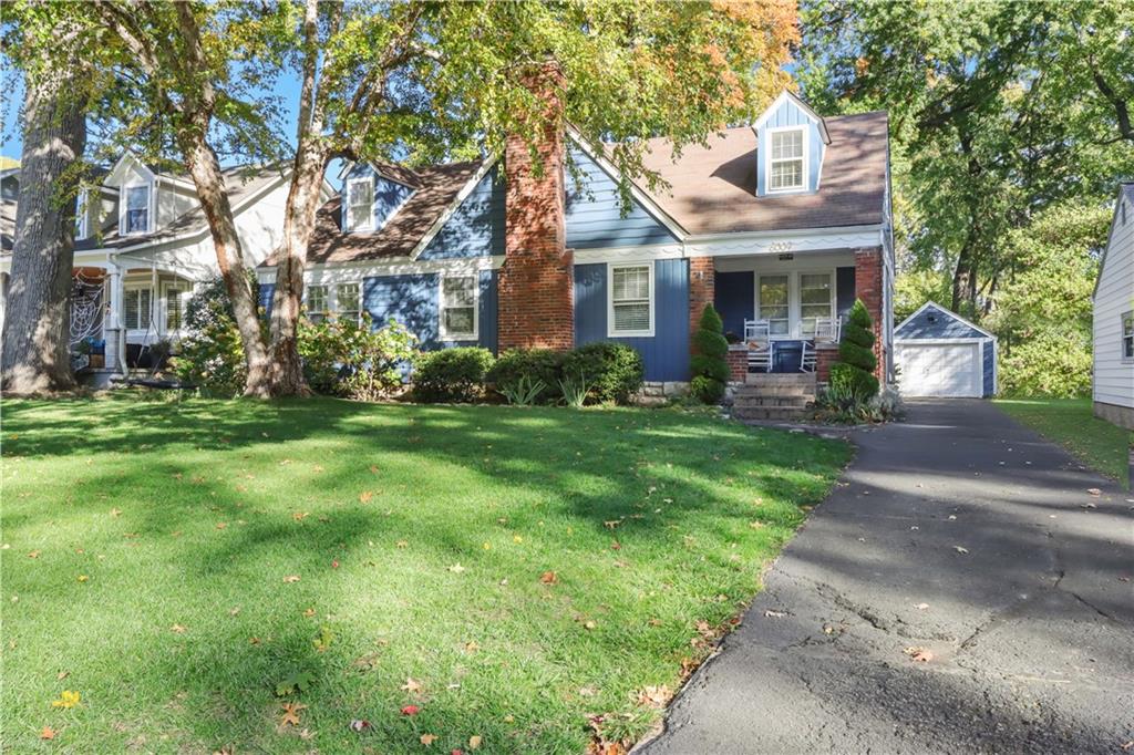 6009 Catalina Street