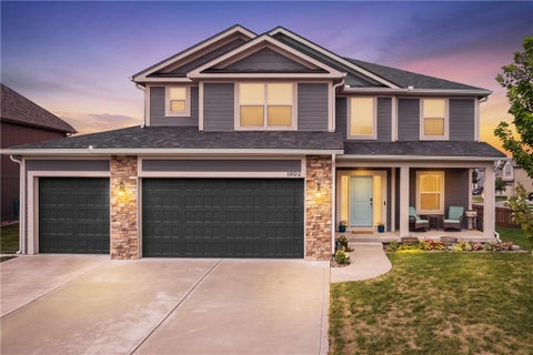 Photo of 1802 VERBENA Avenue, Greenwood, MO 64034 (MLS # 2647520)