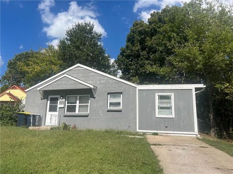 2120 E 78th Street, Kansas City, MO 64132 - #: 2557542
