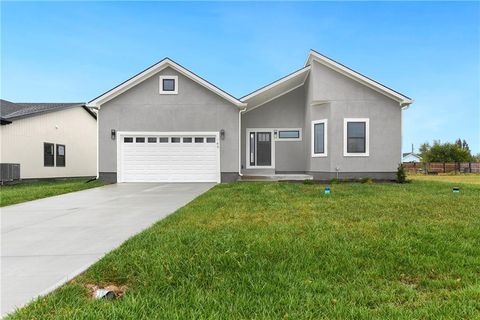 Photo of 149 S Linn Valley Drive, Linn Valley, KS 66040 (MLS # 2583040) Photo of 149 S Linn Valley Drive, Linn Valley, KS 66040 (MLS # 2583040)