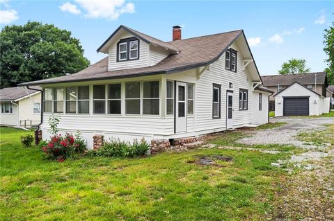 312 2nd Street Ferrelview MO 64163
