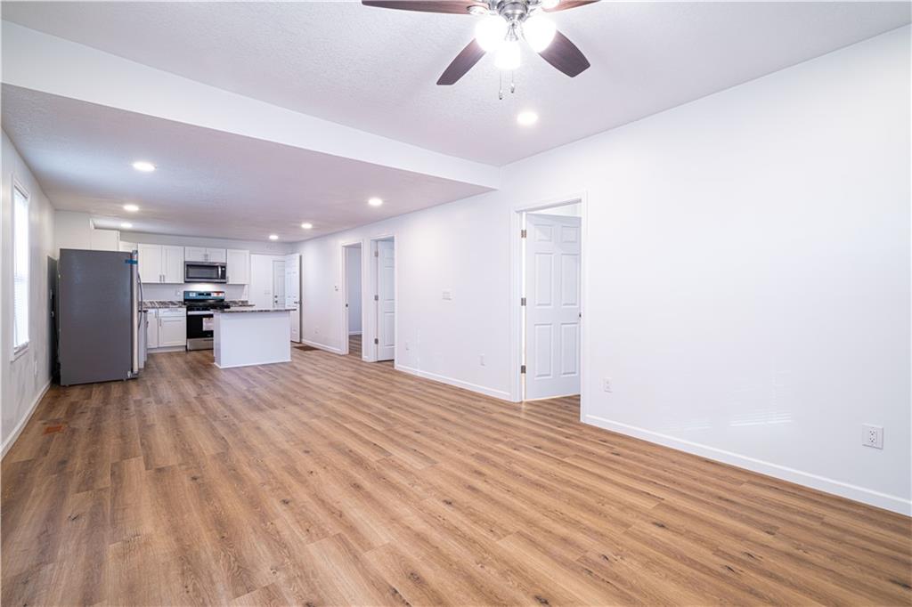 St Joseph, Missouri 64501, United States, 2 Bedrooms Bedrooms, ,2 BathroomsBathrooms,Residential,Active,247177