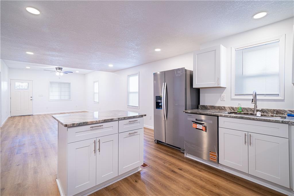 St Joseph, Missouri 64501, United States, 2 Bedrooms Bedrooms, ,2 BathroomsBathrooms,Residential,Active,247177