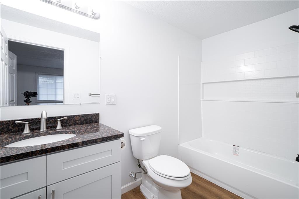 St Joseph, Missouri 64501, United States, 2 Bedrooms Bedrooms, ,2 BathroomsBathrooms,Residential,Active,247177