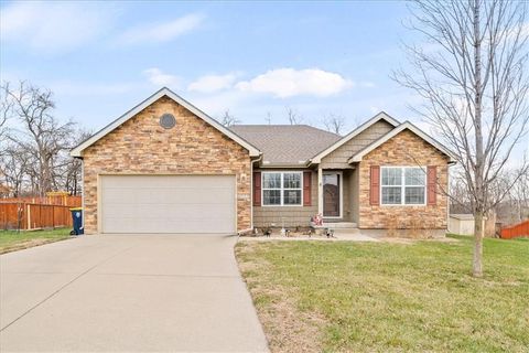 8715 N Belton Avenue Kansas City MO 64154