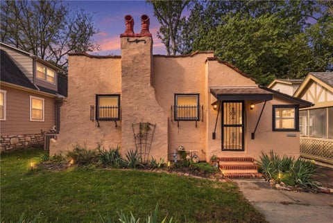 Photo of 7314 Main Street, Kansas City, MO 64114 (MLS # 2647803)
