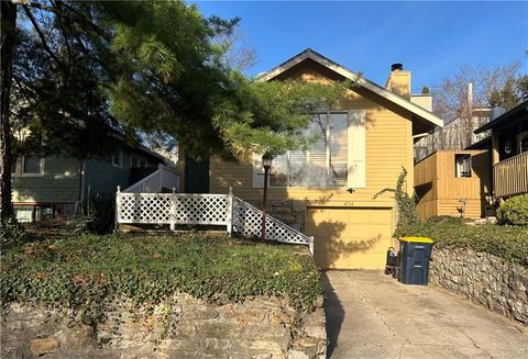 4734 Holly Street Kansas City MO 64112