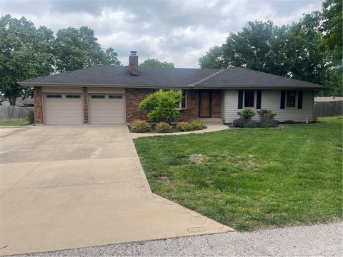 Photo of 202 N 11th Street, Louisburg, KS 66053 (MLS # 2618677)